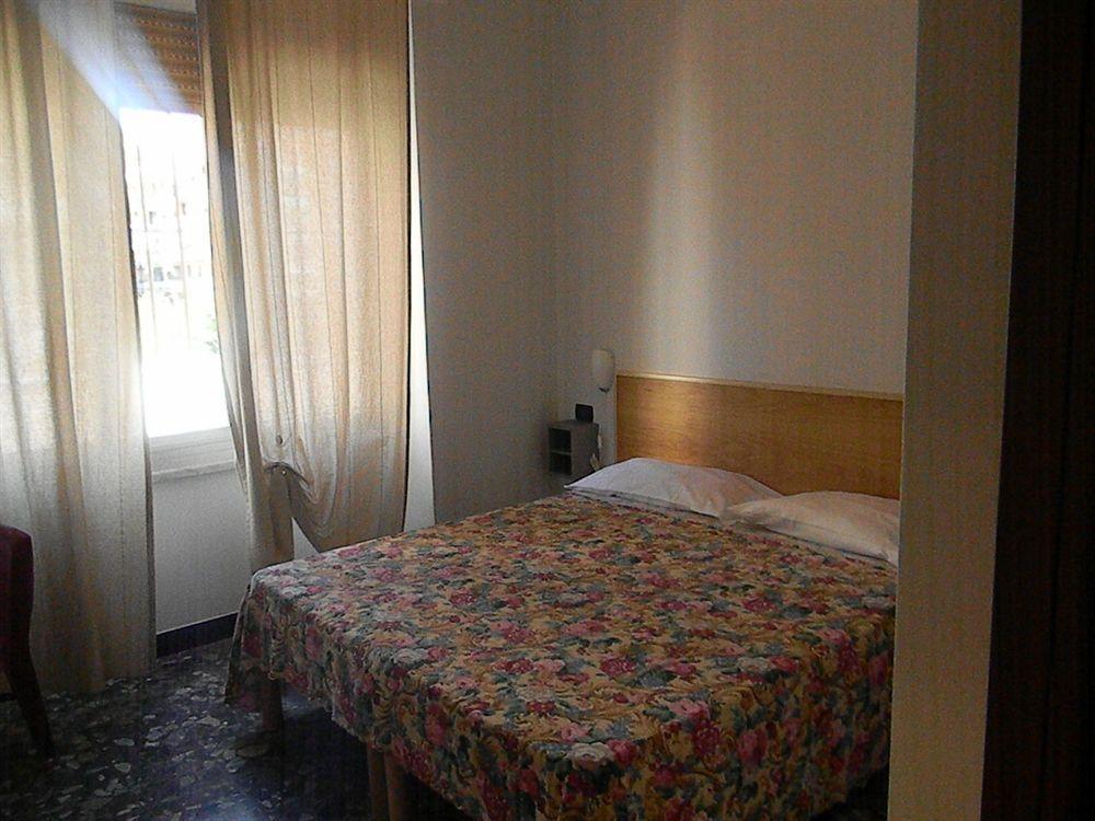 ססטרי לבאנטה Villa Pozzi מראה חיצוני תמונה